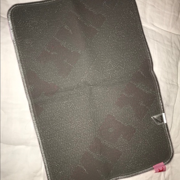 ❣️❣️NWT HOLIDAY 2020 BATHMAT❣️❣️ - Picture 5 of 5